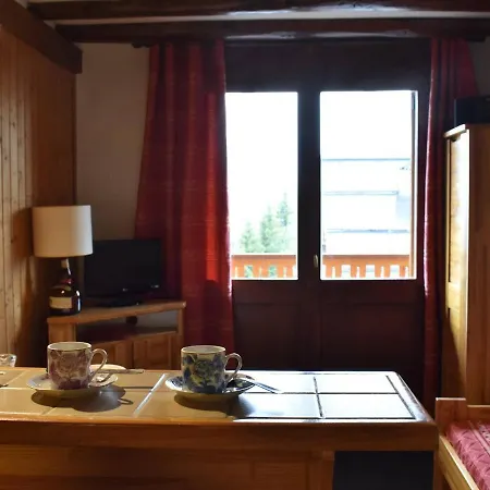 Cosy à 150m Des Pistes Et Proches Commerces - - Fr-1-180-51 Appartement